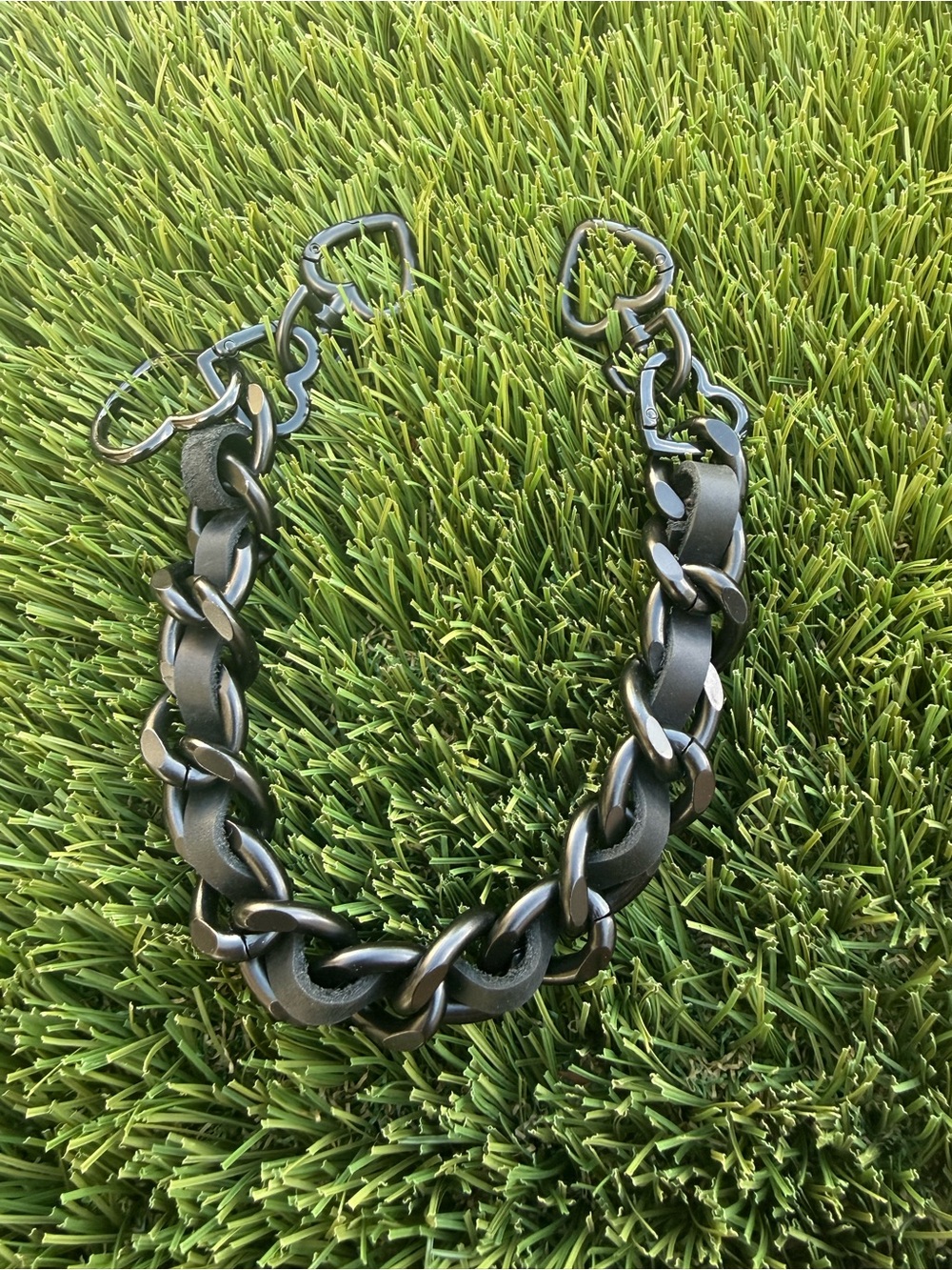Novelty Strap| Bag Strap| Black-Out Metal & Leather Chain Link| Heart Shaped - Picture 4 of 5